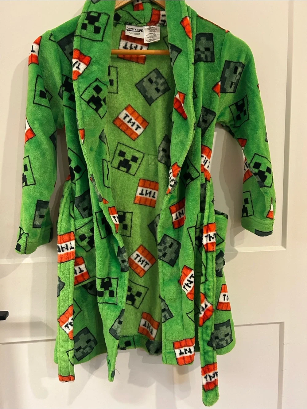 Kids Green Plush Robe with Creeper and TNT Print 🧨
